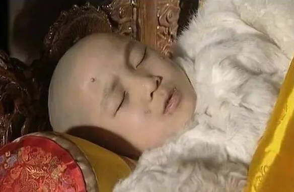 康熙曾用30個宮女做實驗，4名宮女因此而死亡，卻挽救了萬千生命