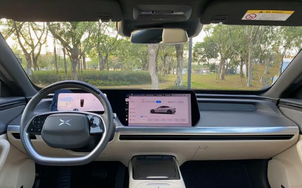 花27萬提了小鵬P7，行駛2萬多公里，車主分享6個優缺點