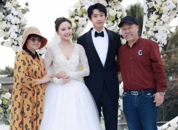 2021年娛樂圈8場唯美婚禮：俊男靚女羨煞旁人，兩對新人奉女成婚