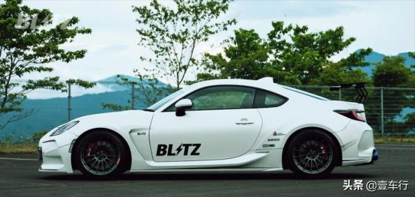 90年代JDM​的既視感,素雅外表下的GR86居然隱藏著強悍的戰鬥屬性 90年代JDM​的既視感,素雅外表下的GR86居然隱藏著強悍的戰鬥屬性