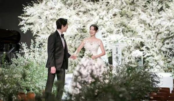 樸信惠世紀大婚花絮曝光！她挺5月孕肚穿婚紗，半個韓娛圈來撐場