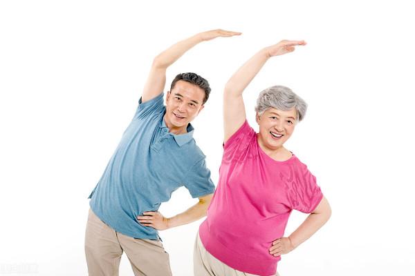 老年人要長壽，走路是最佳運動之一，掌握5個要點，健康獲益更多