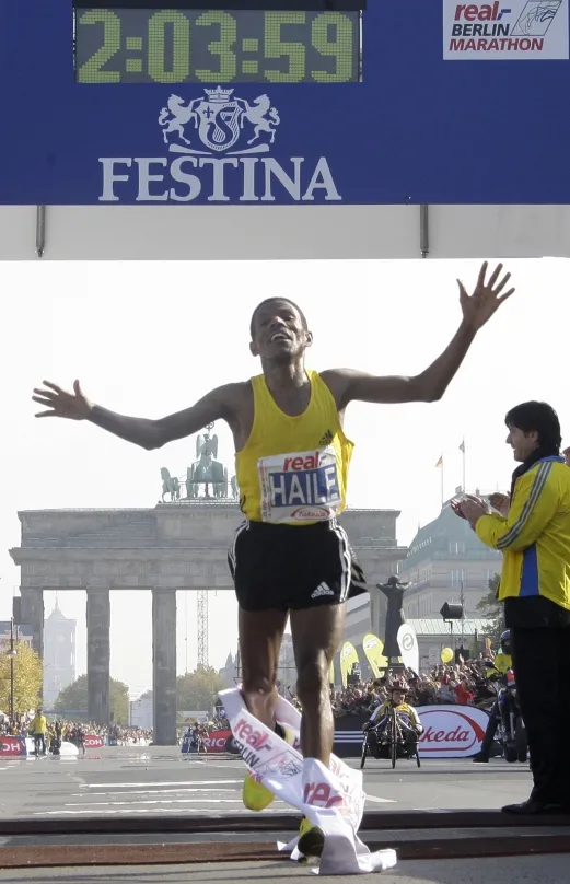 人物｜48 歲要上戰場的前世界馬拉松紀錄保持者