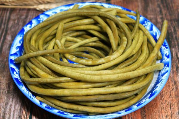 秋季，遇見這6種廉價菜多買些，一次醃10斤，下酒下飯特別香