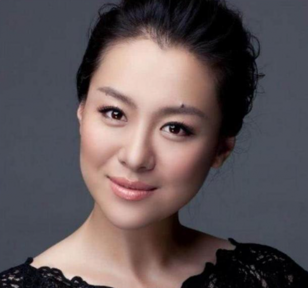 沈傲君：因賽西施爆紅，與聶遠相戀10年，為何轉身嫁給乾隆後裔