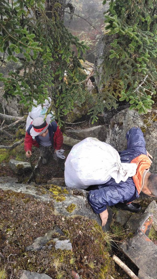 大熊貓國家公園彭州管護隊員:“守山”21年 徒步走遍保護區300餘平方公里 大熊貓國家公園彭州管護隊員:“守山”21年 徒步走遍保護區300餘平方公里