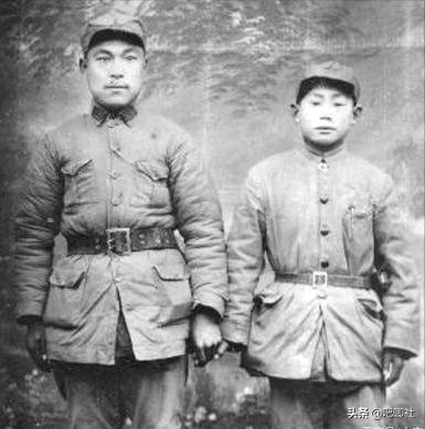 葉飛沒參加淮海戰役，兩位副司令聯手殲滅敵一個軍，粟裕祝賀他們