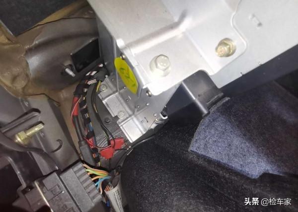 曾經媲美賓利,如今停產消失,03年的捷豹XJ8要價32萬值不值? 曾經媲美賓利,如今停產消失,03年的捷豹XJ8要價32萬值不值?