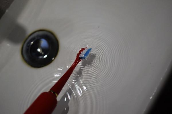 顏值超高 由內至外的清潔 TCL XESS D3光波智慧牙刷 顏值超高 由內至外的清潔 TCL XESS D3光波智慧牙刷