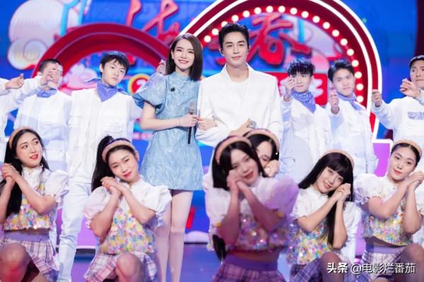 衛視春晚比美：baby離婚後美呆，關曉彤衣品沒得挑，楊冪驚豔全場