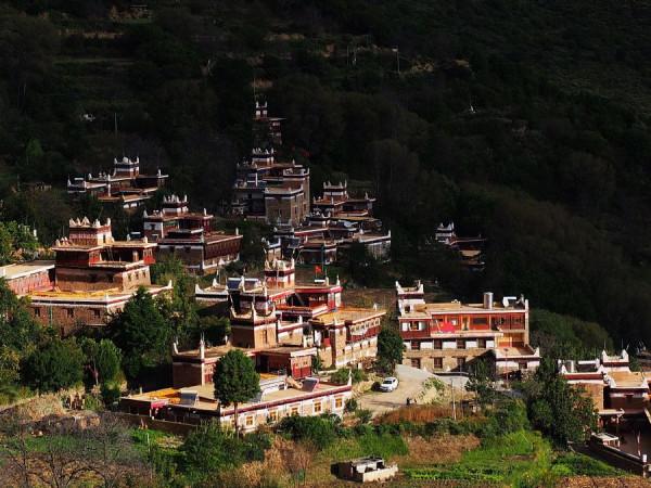 大渡河畔的川西世外桃源，被評為一生中必去古鎮，盛產美人