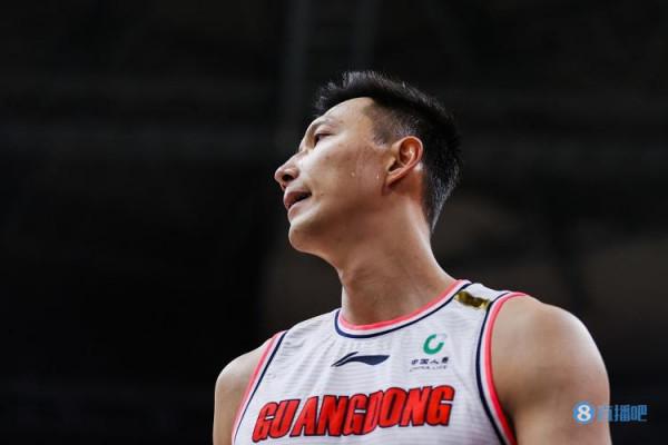 薑還是老的辣！易建聯僅出戰21分鐘 16投11中砍下31分6板2助