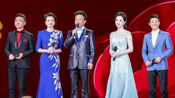 被央視辭退的5位主持人：3人因個人問題翻車，兩人說錯話