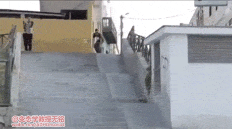 日本一個叛逆期的少年因為叛逆，決定叛逆期的自己不叛逆了