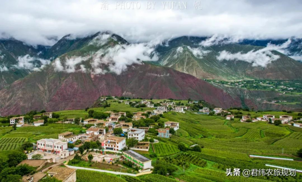快來看看西藏新農村，家家都住小洋樓，環境美如世外桃源