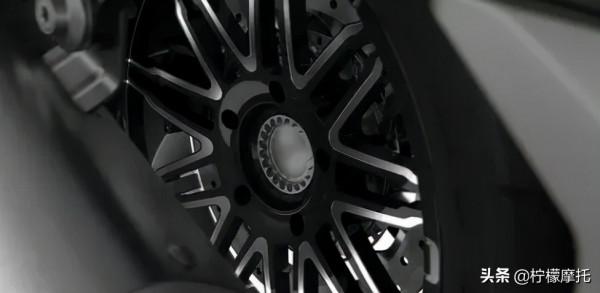 寶馬K1600旗艦車系迎來大改款