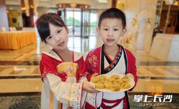 組圖|中秋出遊,幸福滿滿 組圖|中秋出遊,幸福滿滿