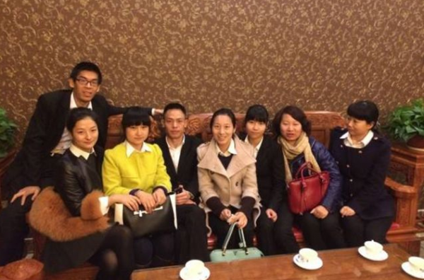 2013年,劉景崇棄百萬年薪,與家人做最後話別,妻子:願再無來世 2013年,劉景崇棄百萬年薪,與家人做最後話別,妻子:願再無來世