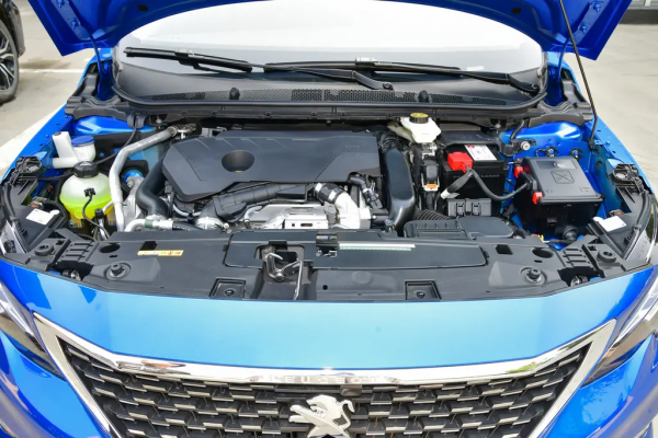 標緻408十週年配置對比，外觀大氣，空間也不小，哪款更值得入手