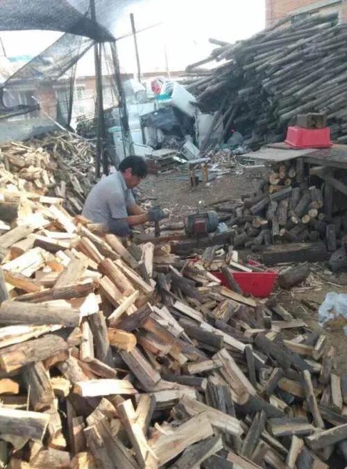 鄉村記憶:劈樹疙瘩,燒劈柴 鄉村記憶:劈樹疙瘩,燒劈柴