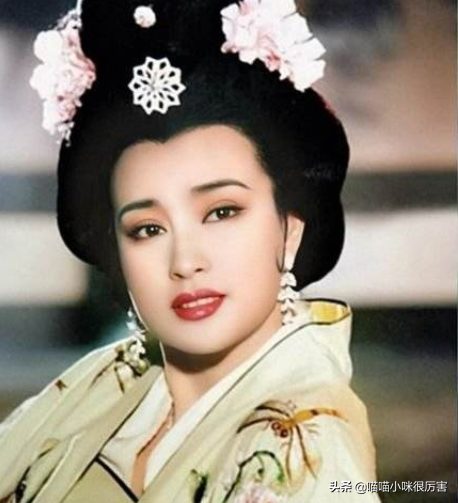 年過50歲，無兒無女的5位女名人，丁克背後有成功也有遺憾