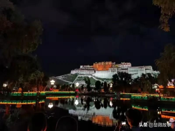 那些在路上的老年人:在景區找不到廁所、不會手機買票 那些在路上的老年人:在景區找不到廁所、不會手機買票