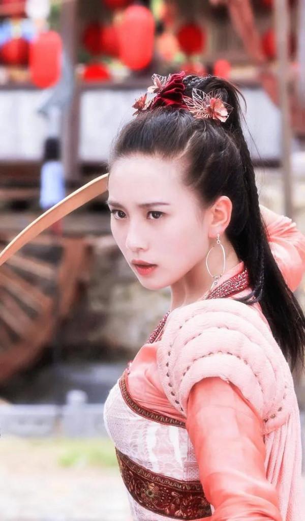 看了劉詩詩的古裝造型 終於知道她為什麼叫詩爺