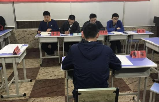 花上萬元報名“公務員”培訓班，值得嗎？考生要根據實際情況選擇