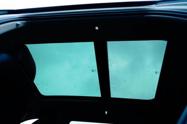 後排空間充裕 乘坐品質也大幅提升 路虎極光L實拍簡評