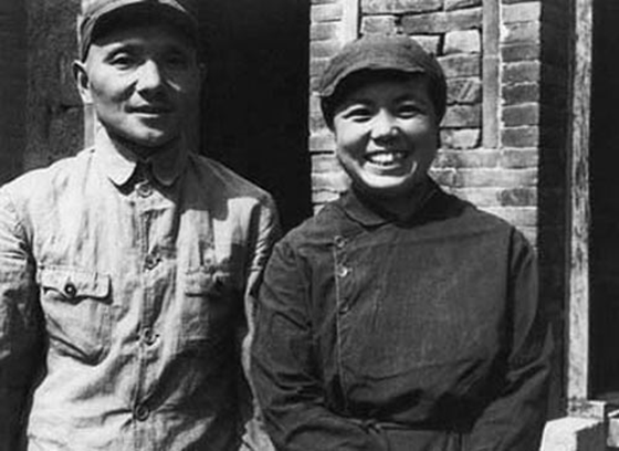 1939年鄧小平結婚，彭德懷初見卓琳：小平同志，你可真會找老婆呀