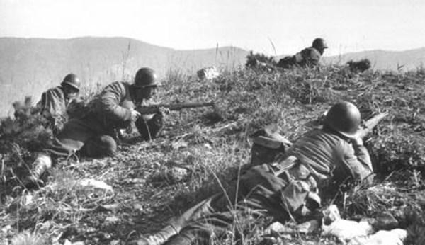 抗美援朝初戰，彭德懷緊張尋找戰機，計劃一再更改，美軍猶在夢中