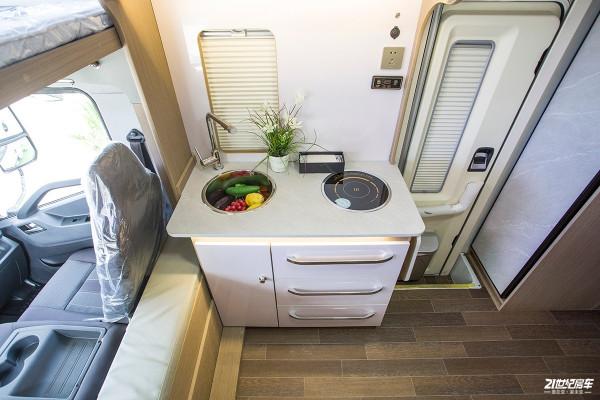 同價位之爭!4款上汽躍進H300平頭輕卡房車選誰不選誰? 同價位之爭!4款上汽躍進H300平頭輕卡房車選誰不選誰?