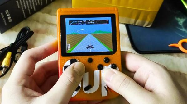體驗一款國產400合1掌機,古董式設計很好用,經典遊戲回來了 體驗一款國產400合1掌機,古董式設計很好用,經典遊戲回來了