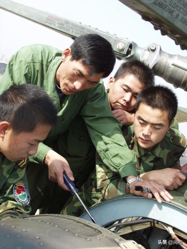 敢叫板外國專家，部隊為留住他改士官編制，公司40萬年薪挖人遭拒