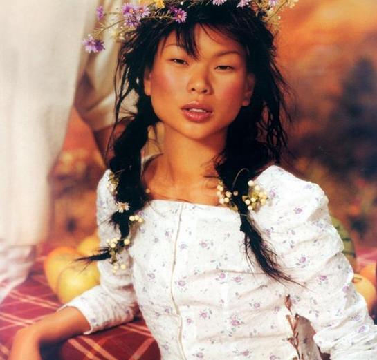 “頂級醜模”嫁“法國豪門”,呂燕到底有啥本事? “頂級醜模”嫁“法國豪門”,呂燕到底有啥本事?