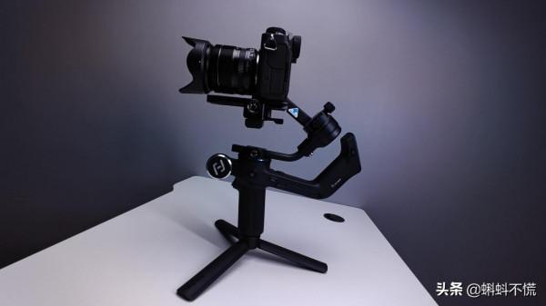 飛宇新品《蠍子》上手體驗測評,操控簡單易上手的專業相機穩定器 飛宇新品《蠍子》上手體驗測評,操控簡單易上手的專業相機穩定器