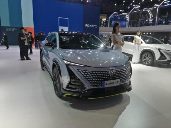 顏值抗打,毛病一大堆,長安UNI-T如何變小韭菜了? 顏值抗打,毛病一大堆,長安UNI-T如何變小韭菜了?