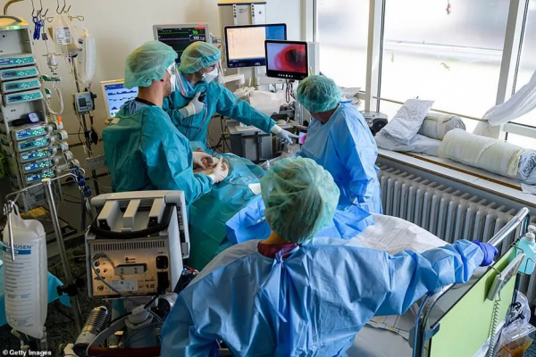 多國抗議 爆流血衝突 示威者打砸搶燒 世衛：或再死50萬人