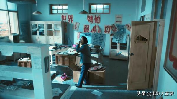 看完《功勳》才知道，倪萍脫下來的褲子襪子，為什麼能自己站立了