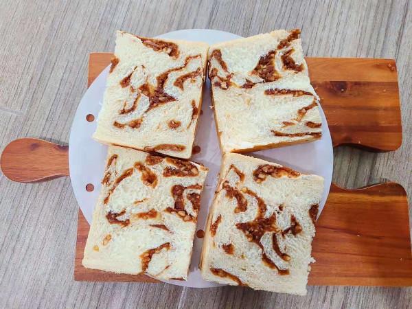 做月餅剩了豆沙餡?用豆沙做大理石花紋吐司 無需四股辮 超簡單整形 做月餅剩了豆沙餡?用豆沙做大理石花紋吐司 無需四股辮 超簡單整形