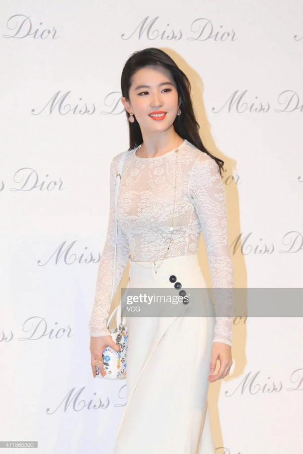 劉亦菲～白裙飄飄 自帶仙氣