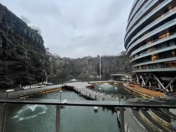 上海曾被日本挖出一深坑，我國花10年去填，完工後讓人驚豔無比