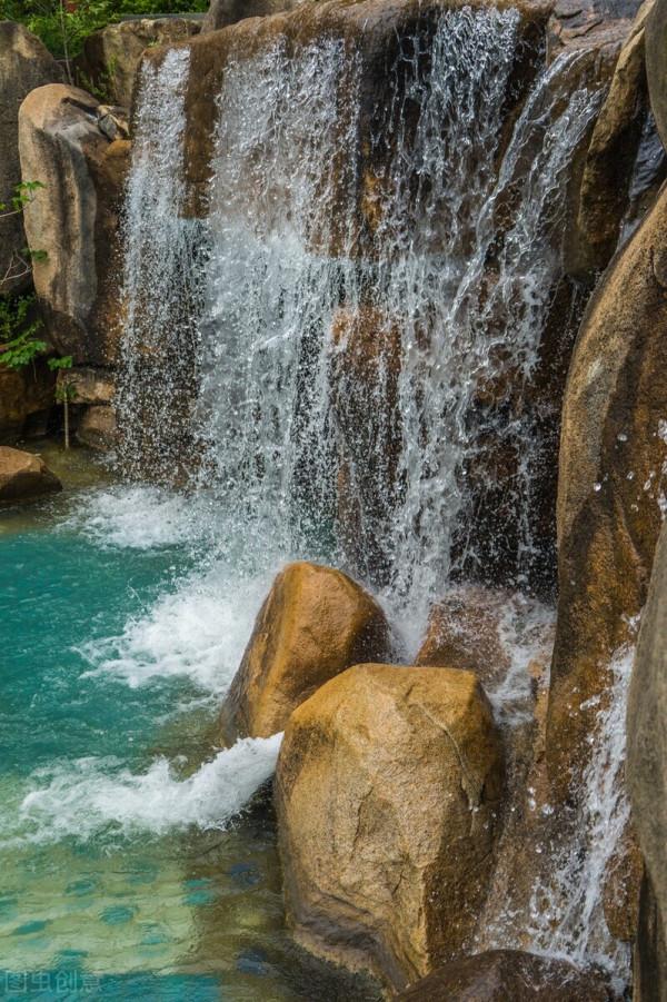 山川河流,小溪流水潺潺,風景宜人 山川河流,小溪流水潺潺,風景宜人