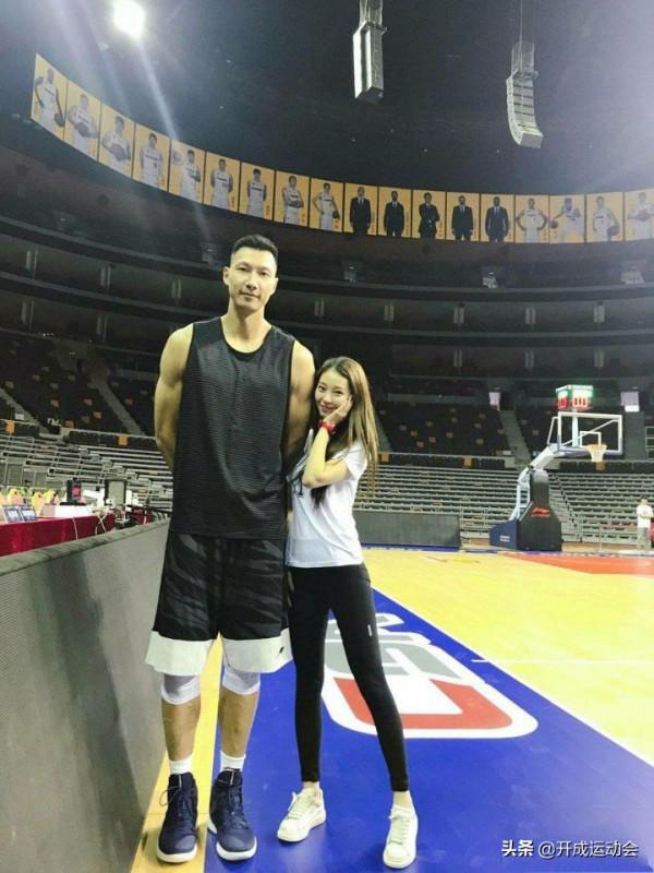 兩場兩次違體,與白富美分手,範子銘心態失衡?首鋼創造尷尬紀錄 兩場兩次違體,與白富美分手,範子銘心態失衡?首鋼創造尷尬紀錄