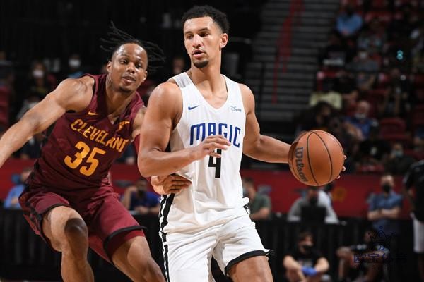 壹號籃球說：薪資總額不及沃爾，魔術重建真省錢，三千多萬首發