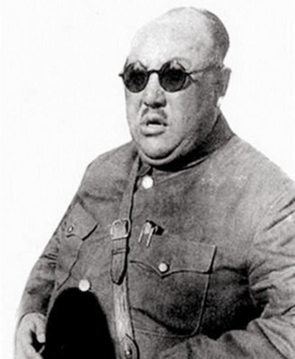 馬鴻逵外逃美國,用飛機帶走7.5噸黃金,臨終前喃喃細語:想回家 馬鴻逵外逃美國,用飛機帶走7.5噸黃金,臨終前喃喃細語:想回家