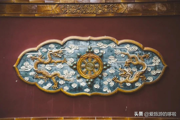 看展喝咖啡、賞壁畫、聽古樂…這座城市的寺廟也太厲害了吧