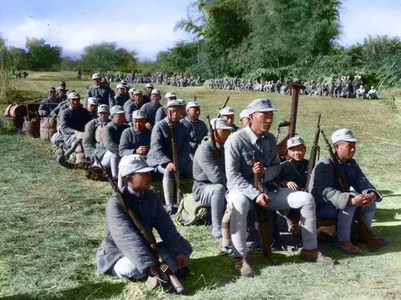 1945年抗戰勝利前，國軍陸軍100餘個軍，有多少武器裝備？