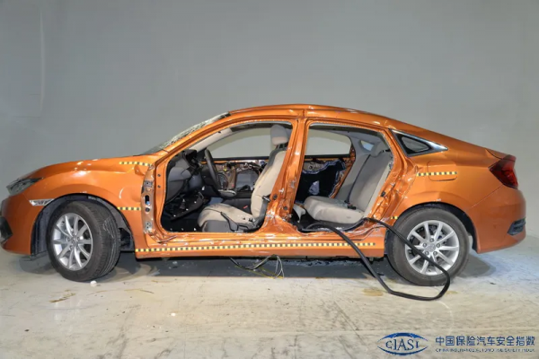 最新碰撞成績出爐：又一本田斷B柱，沃爾沃單項倒數第二