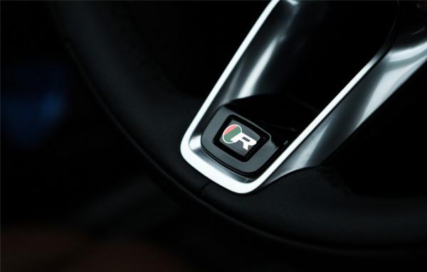 捷豹XFL:西裝下,隱藏的多面性格 捷豹XFL:西裝下,隱藏的多面性格